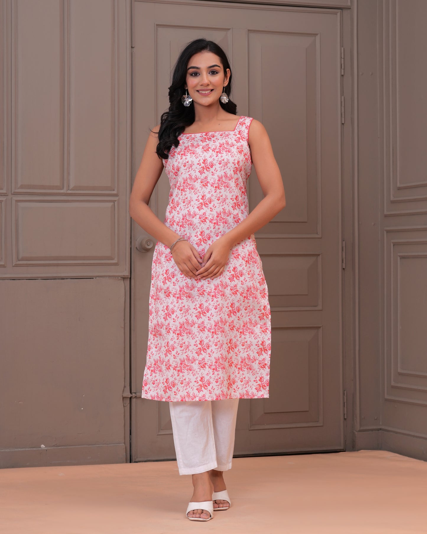 Elegant Pink Floral Printed Cotton Kurti with White Pants – Women's Ethnic Wear